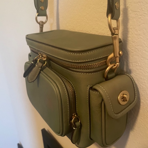 RARE coach utility 18 bag turn lock crossbody green - Picture 6 of 11